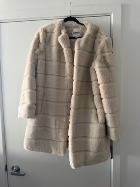 BB Dakota Plush Faux Fur Teddy Coat in Cream